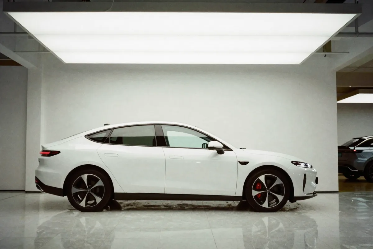 Nova Motors — Запуск электрокара, экран сайта 2